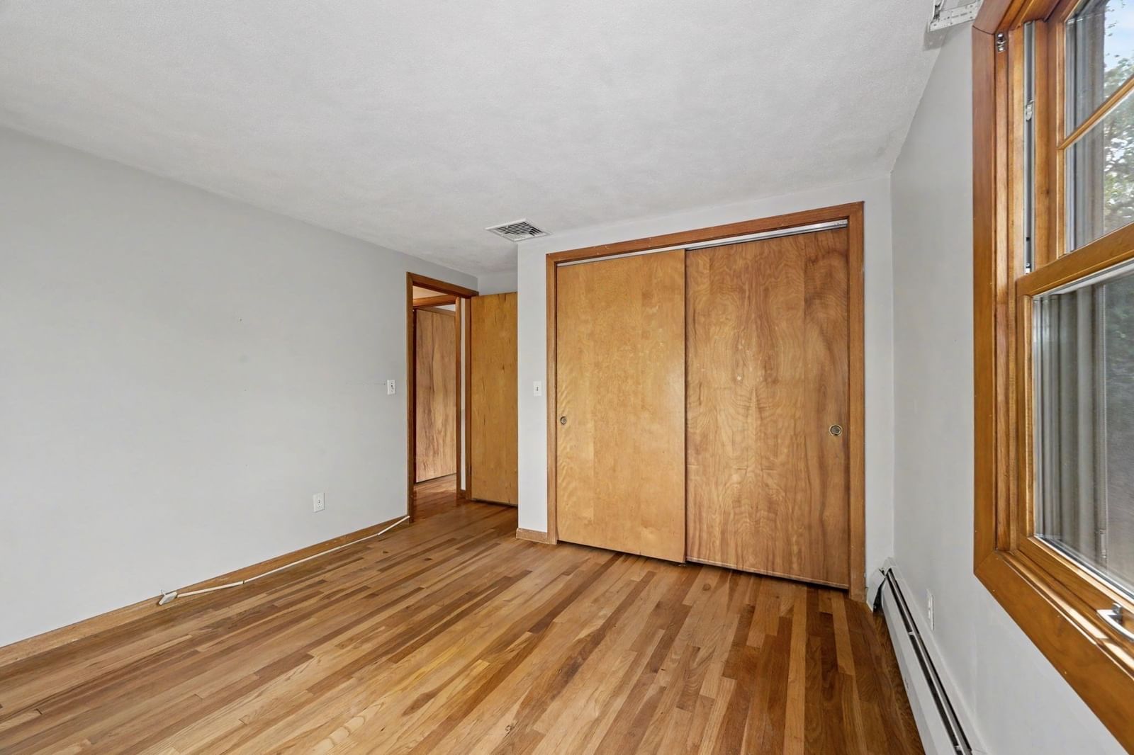 26 Arlington Road Burlington — Photo 15 of 23