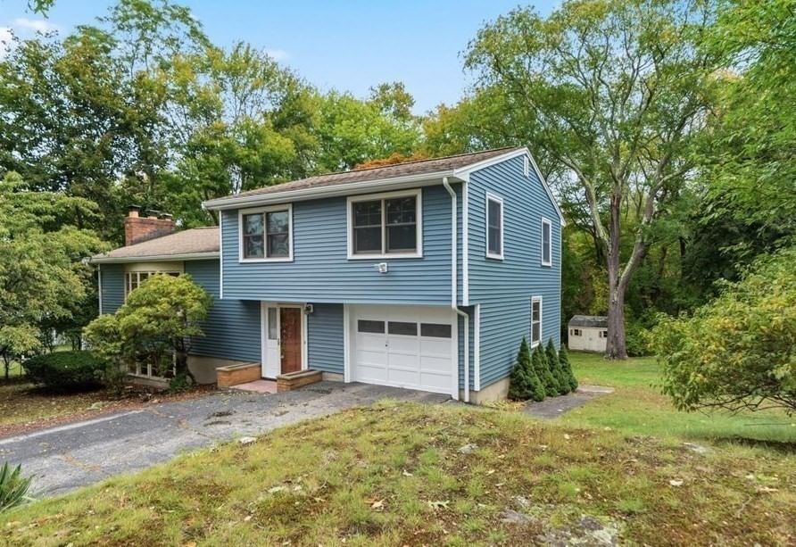 26 Arlington Road Burlington — Photo 2 of 23