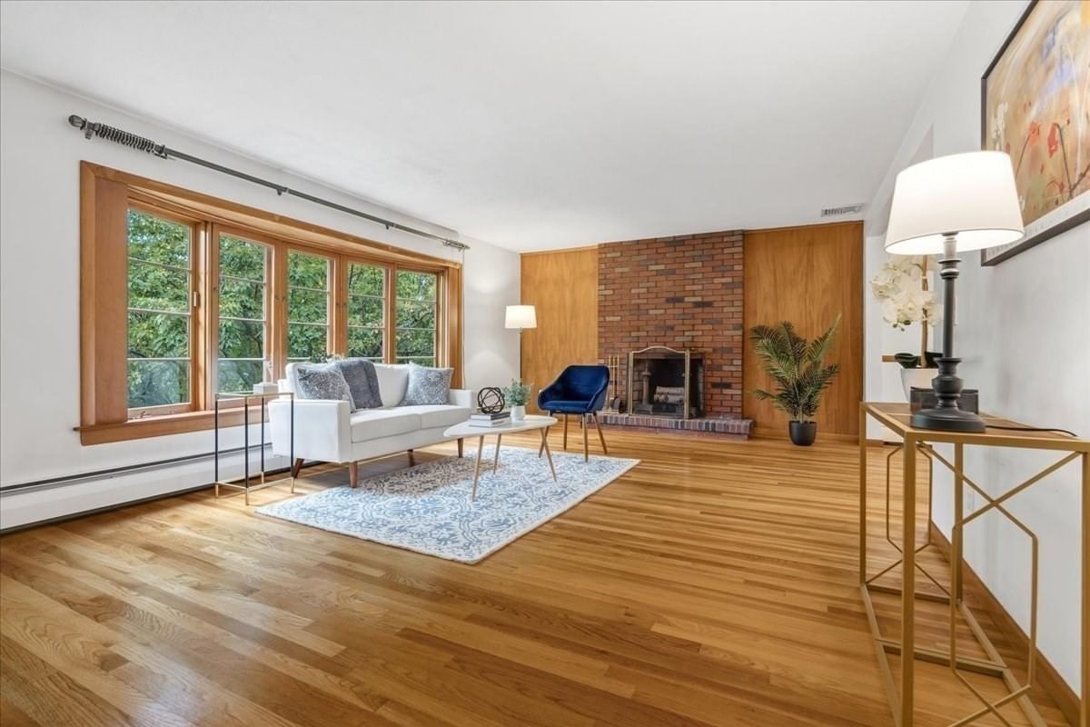 26 Arlington Road Burlington — Photo 3 of 23