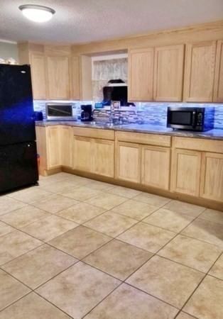 188 Bowles Park Springfield — Photo 3 of 11