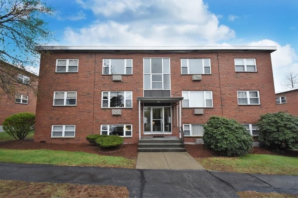 Property at 1105 Lexington St #7-3, Waltham, MA 02452