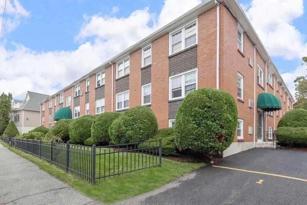 210 Hillside Ave #32 Needham — Photo 2 of 22