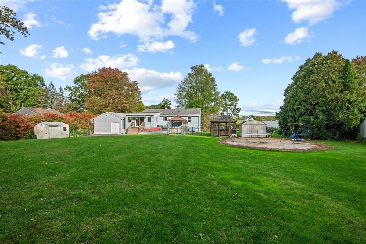 58 Putnam Hill Rd Sutton — Photo 2 of 30
