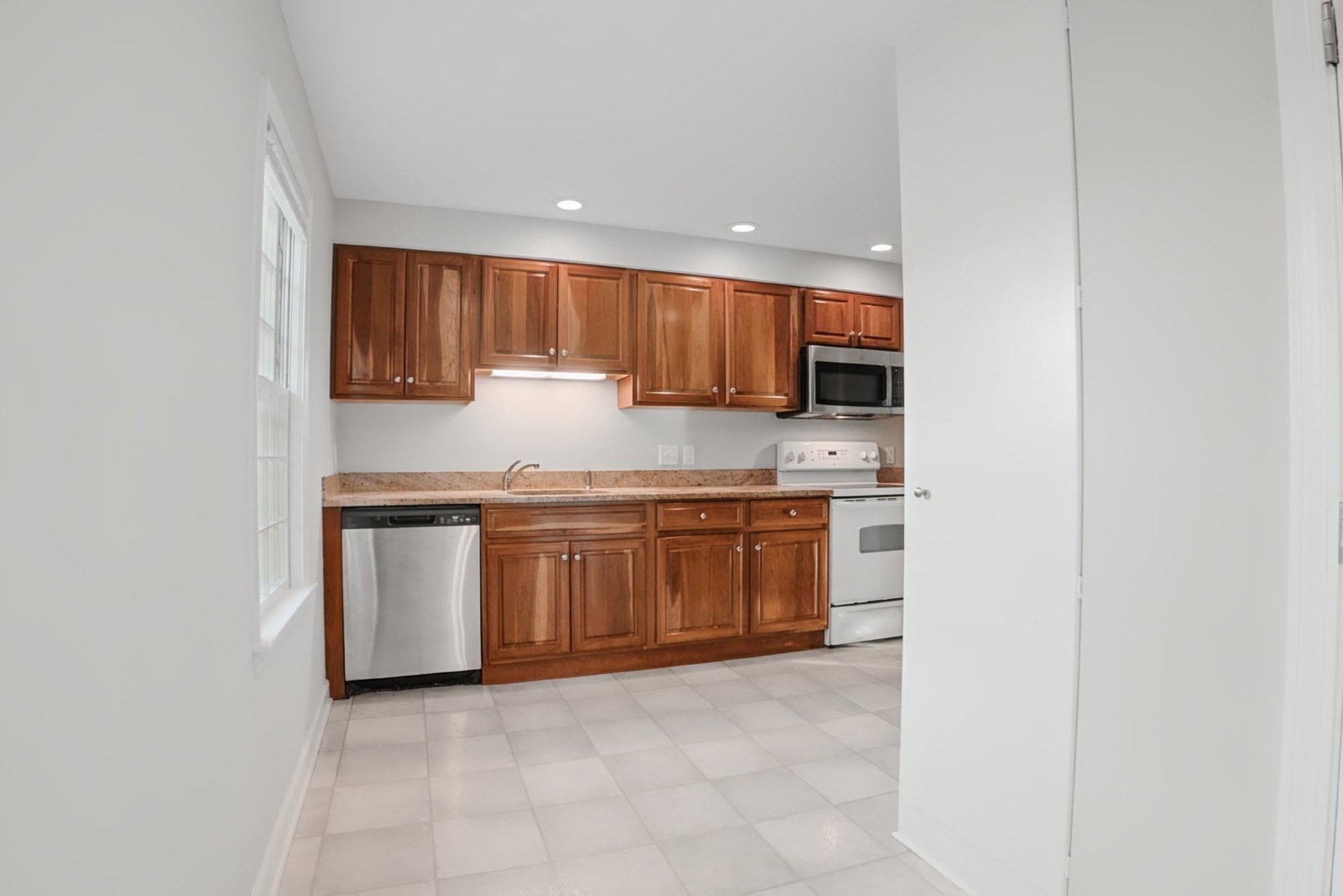 18 Muster Court #18 Lexington — Photo 12 of 28