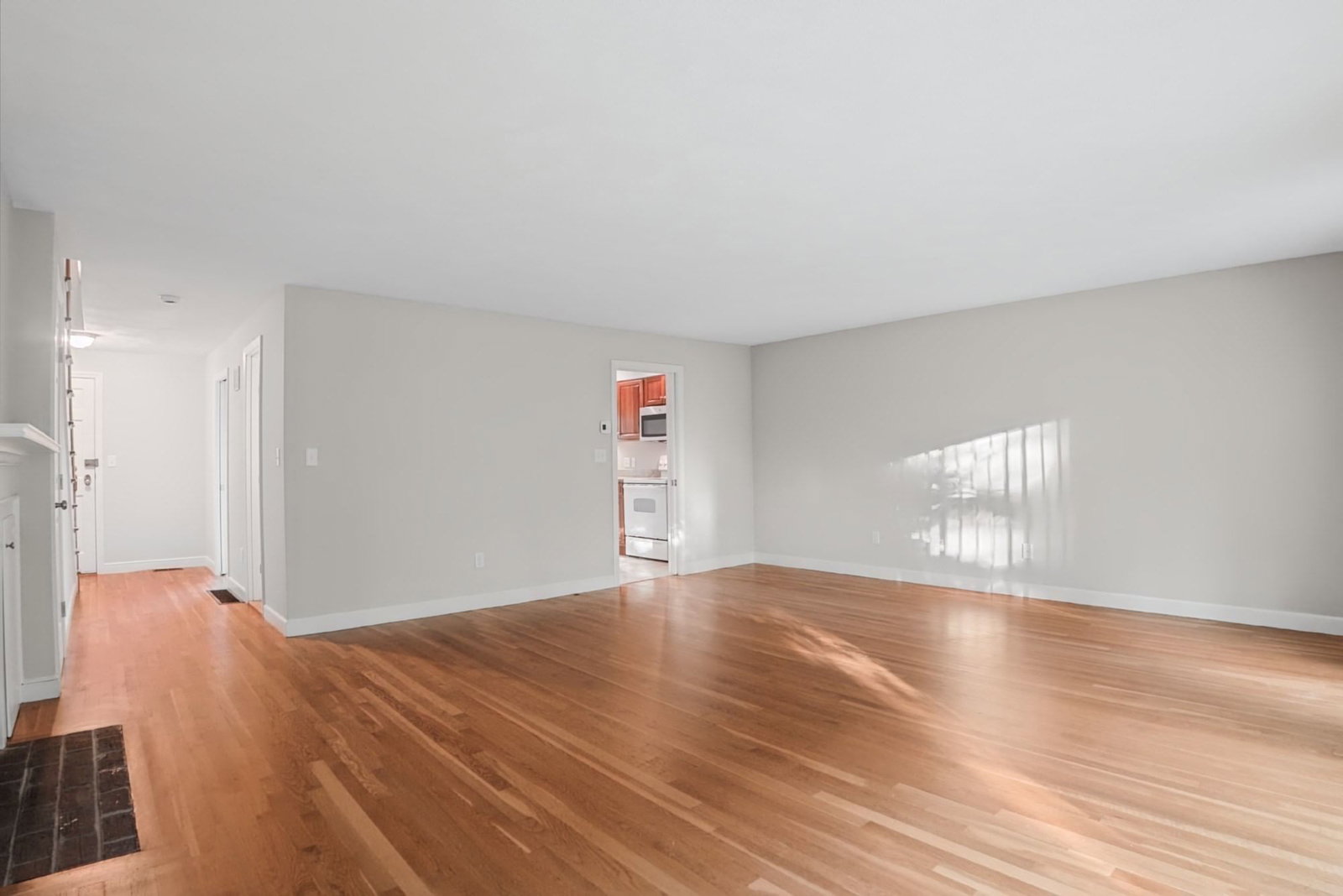 18 Muster Court #18 Lexington — Photo 5 of 28