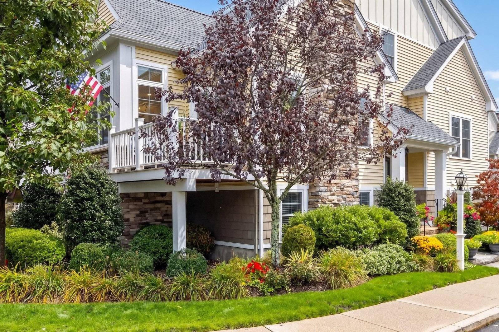 75 Boatwrights Loop Plymouth — Photo 2 of 39