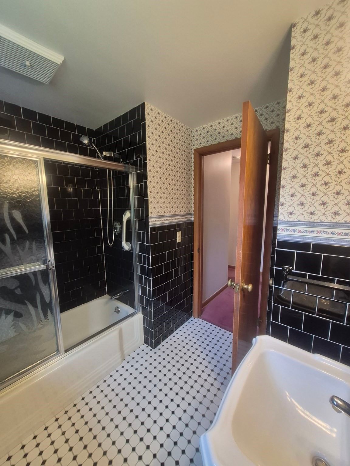 328 Lebanon Hill Rd Southbridge — Photo 10 of 22