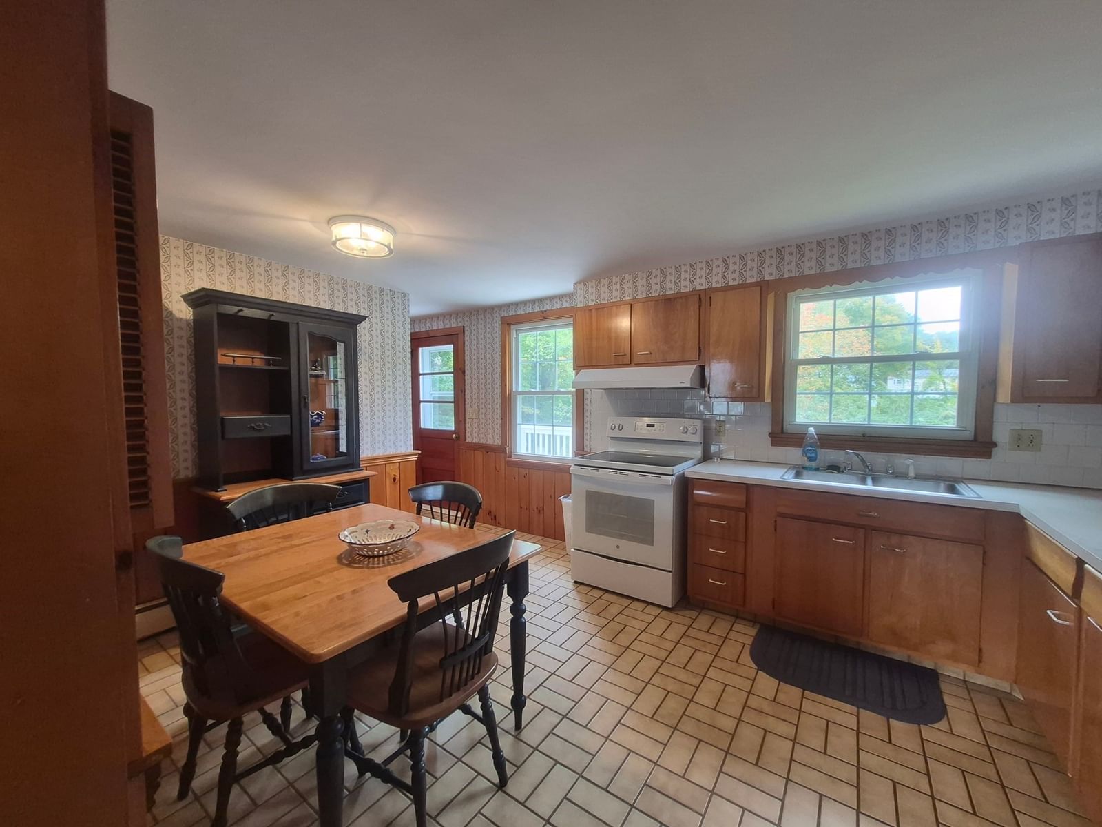 328 Lebanon Hill Rd Southbridge — Photo 2 of 22