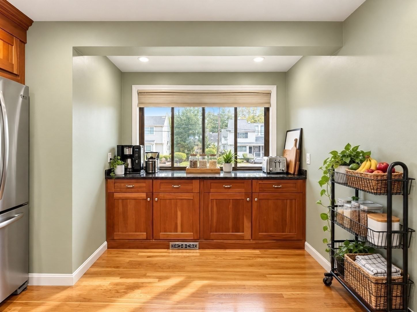 1002 Pleasant #10 Weymouth — Photo 4 of 21