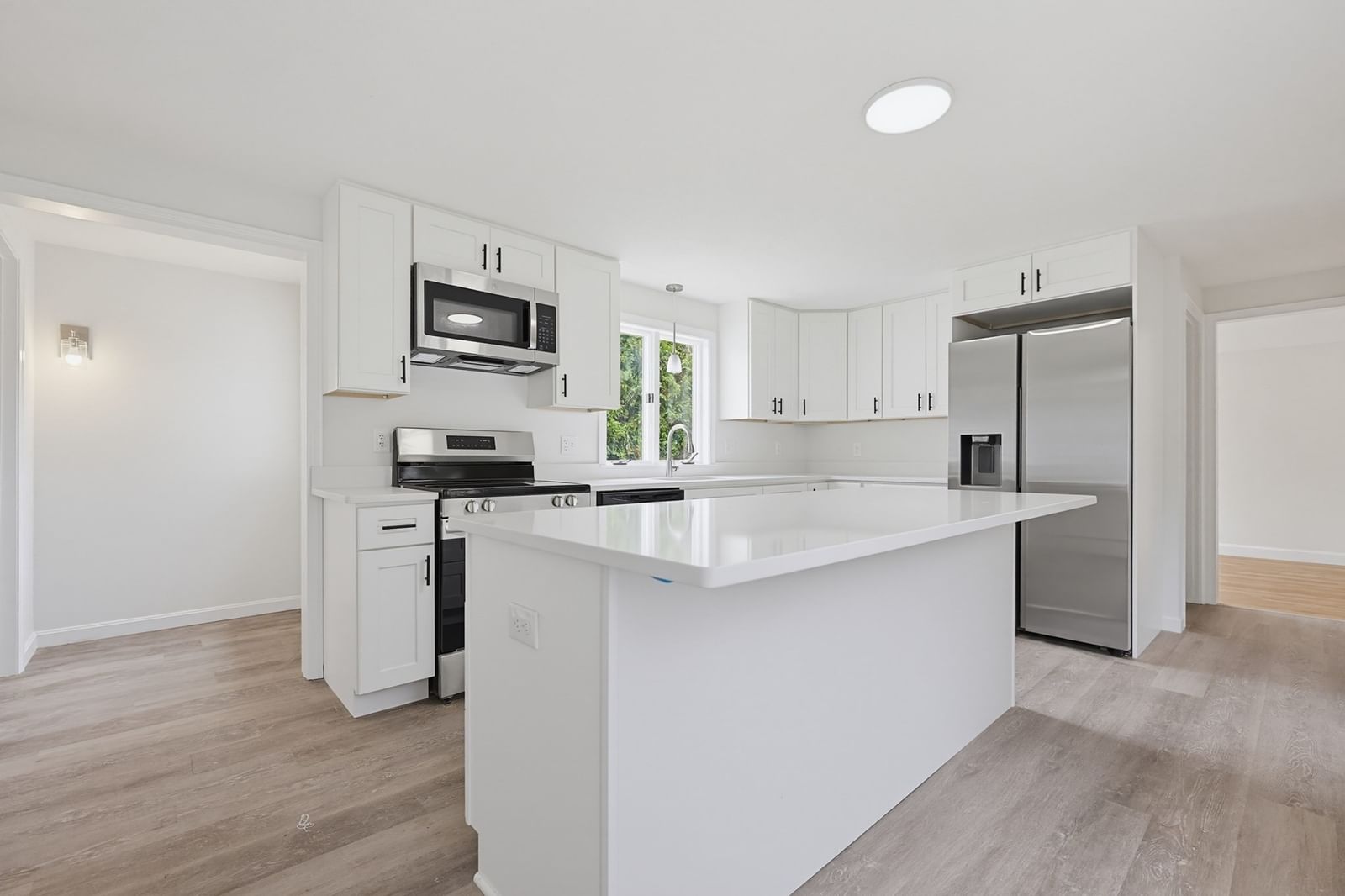 16 Westmont Cir Shrewsbury — Photo 6 of 41