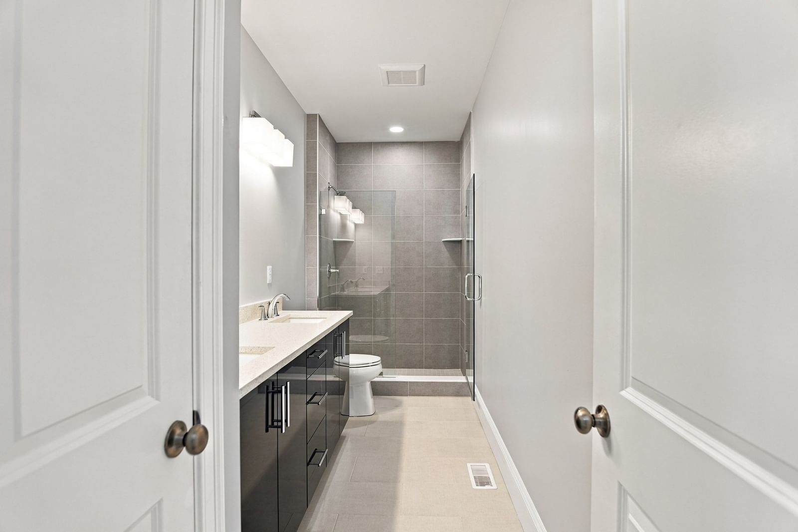 11 Caspian Circle #11 Woburn — Photo 13 of 37