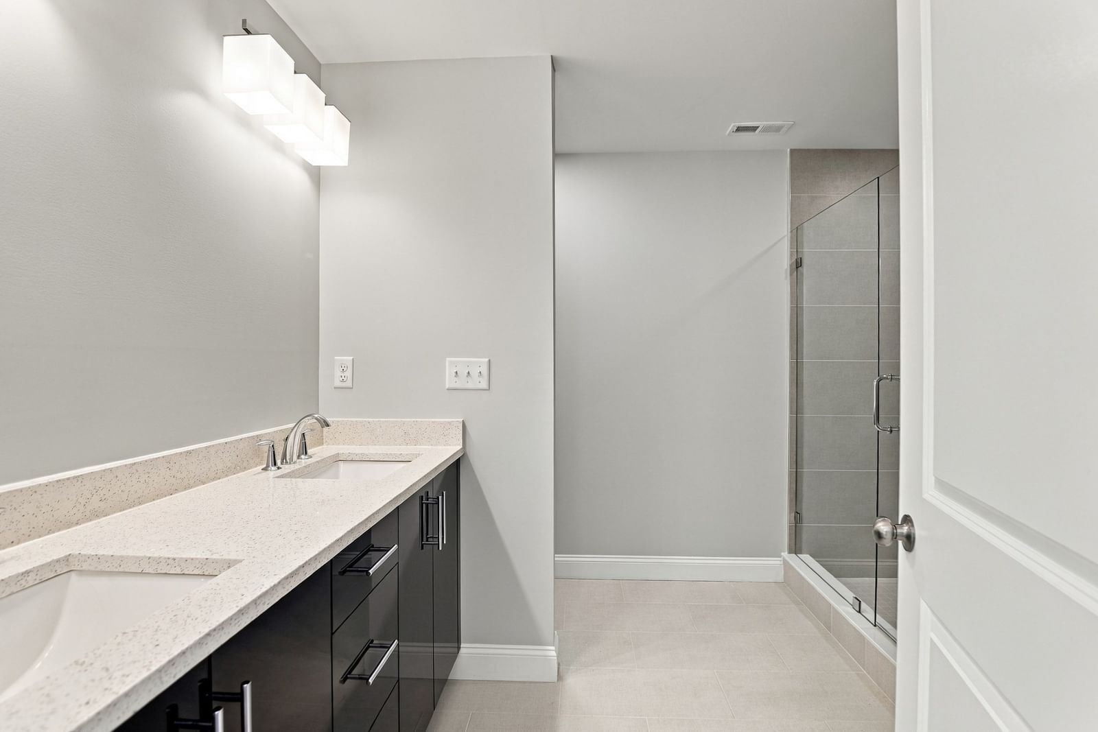 11 Caspian Circle #11 Woburn — Photo 20 of 37