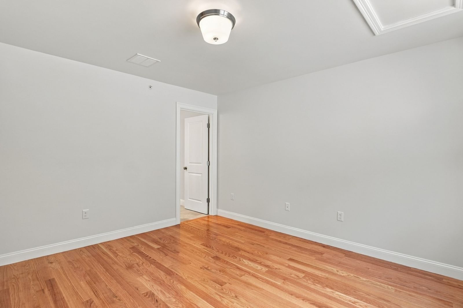 11 Caspian Circle #11 Woburn — Photo 22 of 37