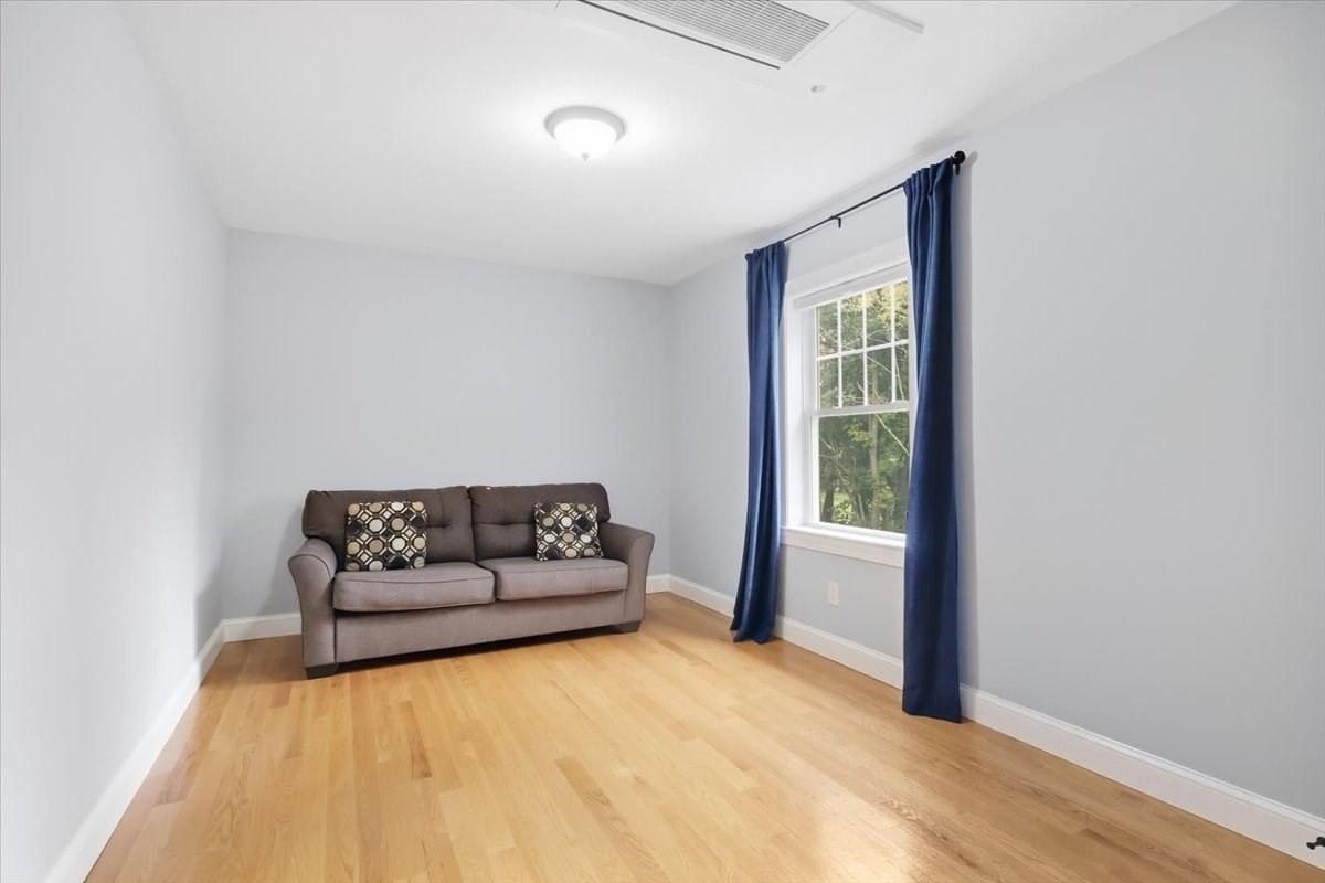 19 Digby Ave Brockton — Photo 20 of 38
