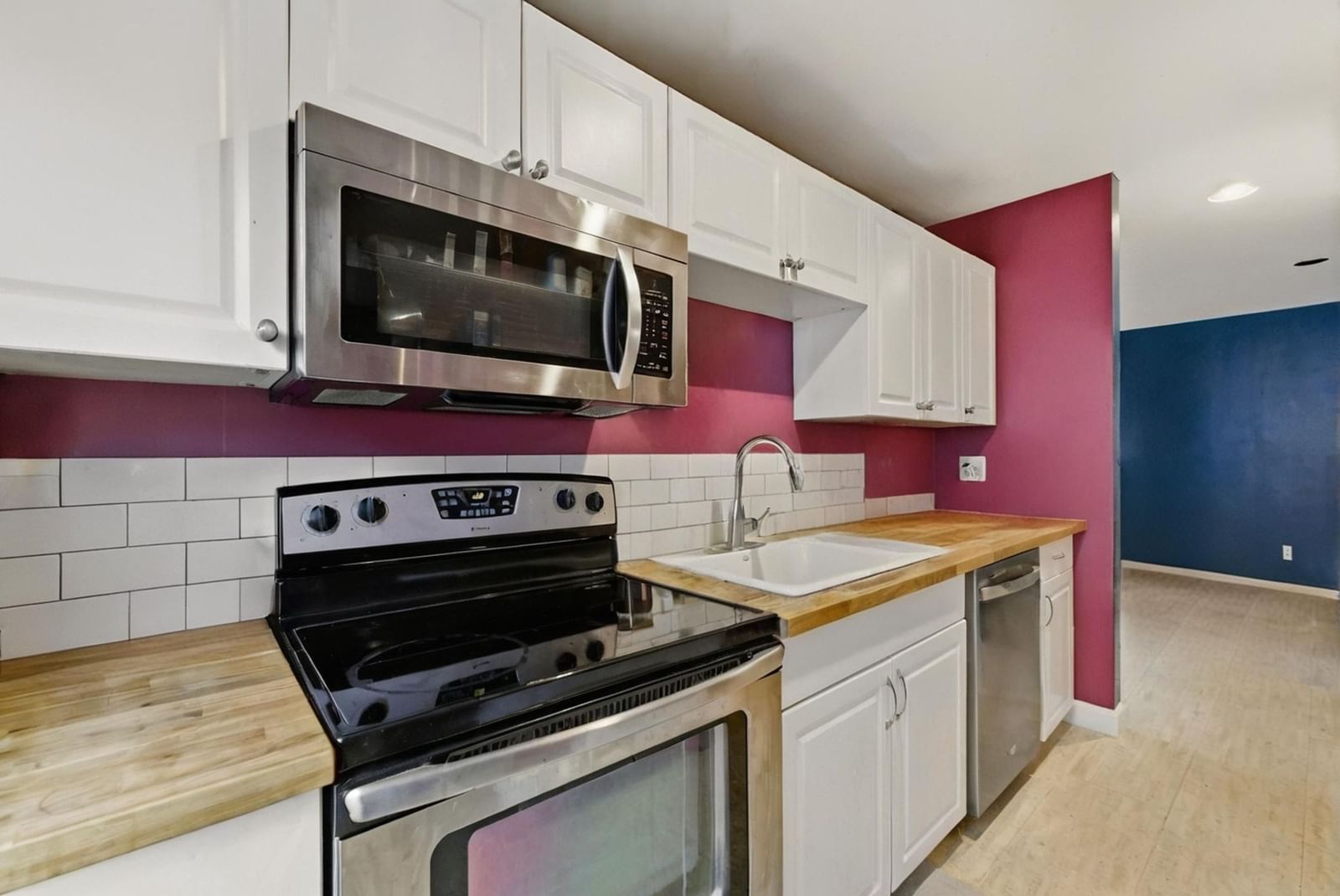 9 Walnut St #B Northampton — Photo 11 of 26
