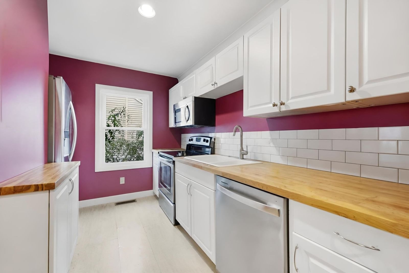 9 Walnut St #B Northampton — Photo 14 of 26
