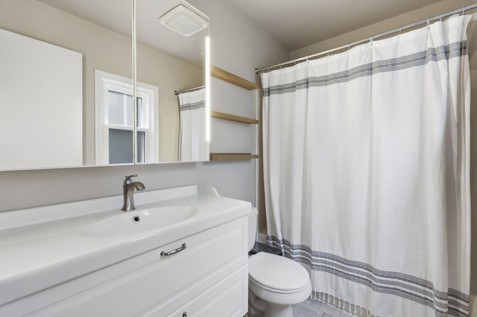 9 Walnut St #B Northampton — Photo 17 of 26