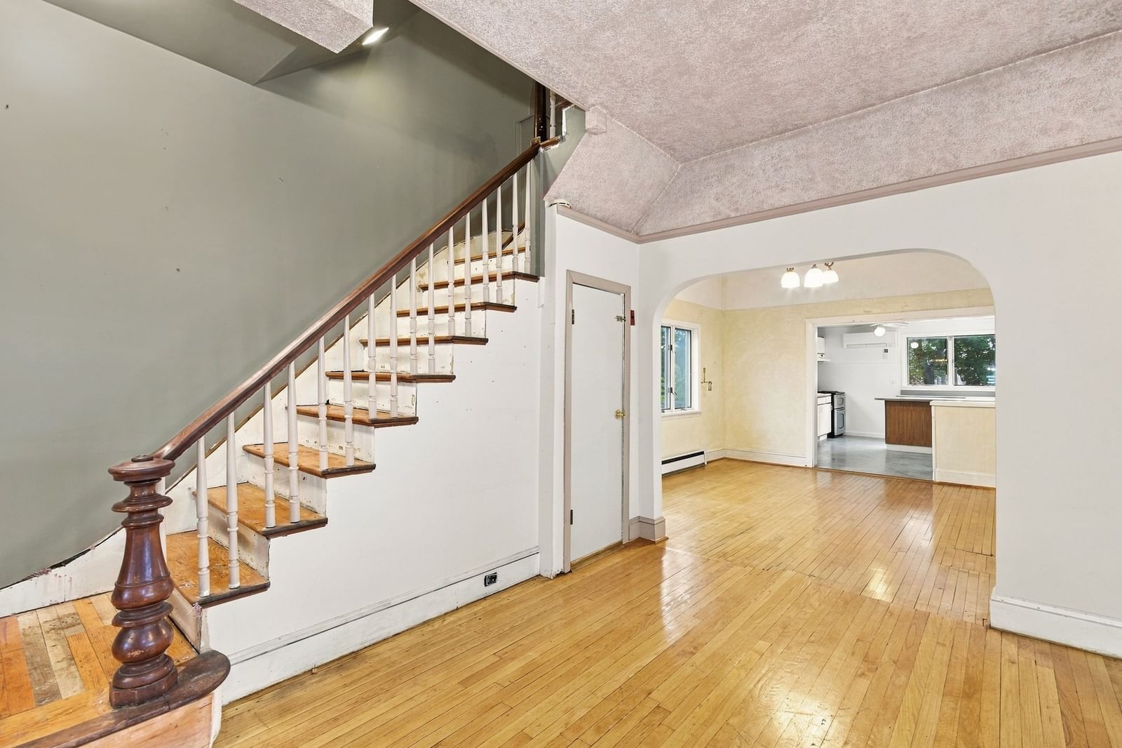 85 Pine St Swampscott — Photo 8 of 38