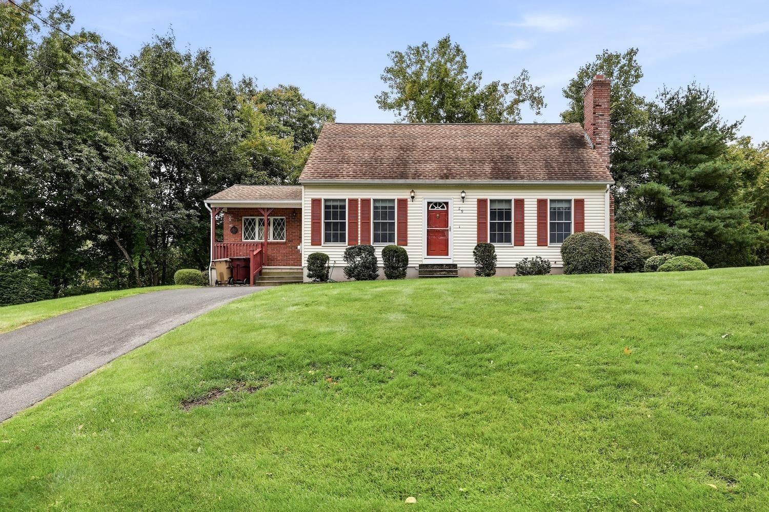 Property at 29 Hill Terrace, Ludlow, MA 01056