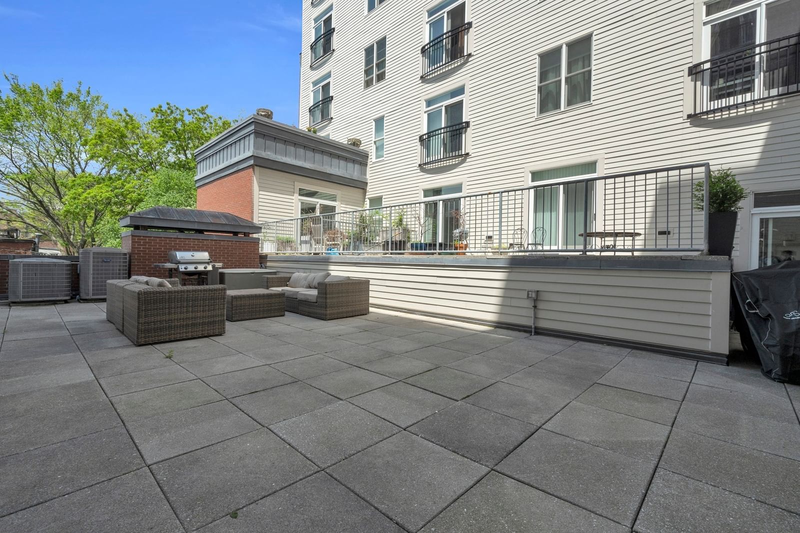 1723 Washington St #410 Boston — Photo 18 of 22