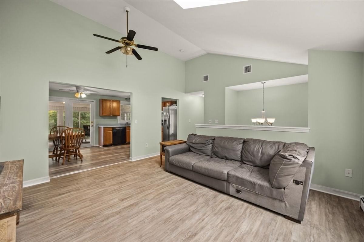 49 Benson St Middleboro — Photo 6 of 26