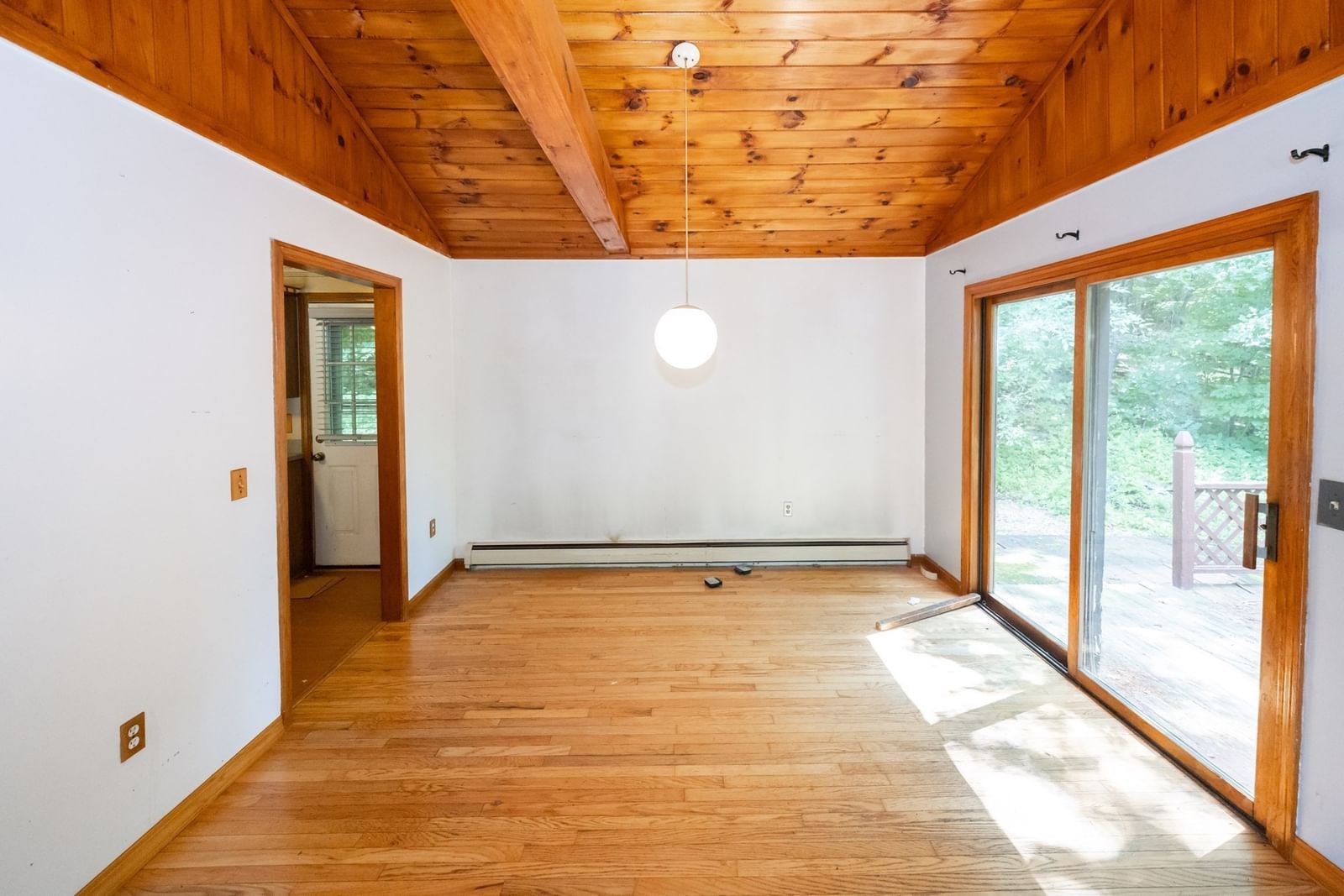 426 Cronin Rd Warren — Photo 9 of 27
