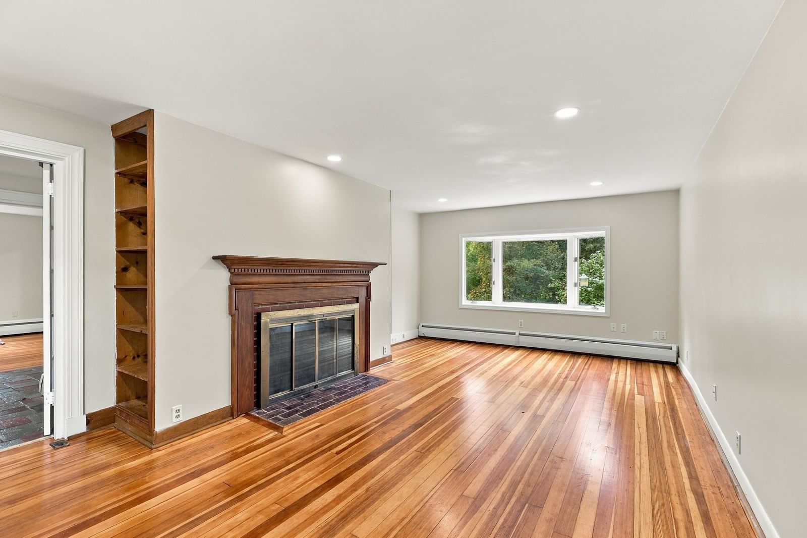 166 Cross Road Lunenburg — Photo 4 of 33