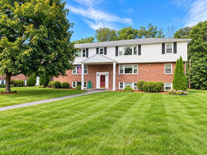 91 Elm St Unit 1