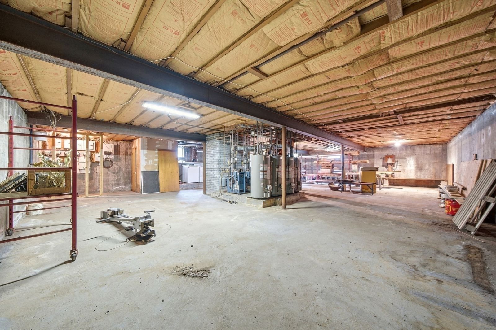 121 Winn Street Woburn — Photo 17 of 20