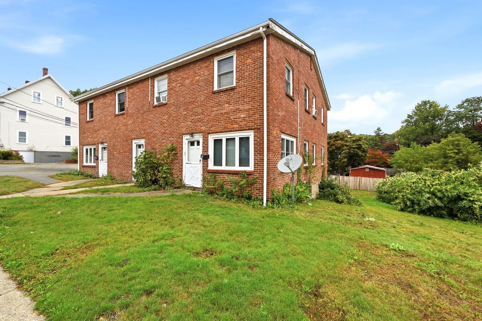 121 Winn Street Woburn — Photo 2 of 20