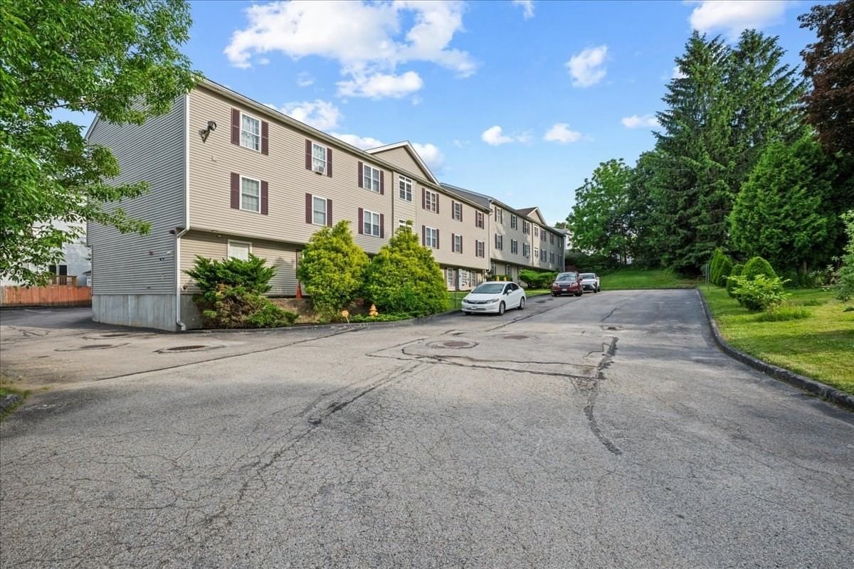 Property at 1 Hatfield St #5, Worcester, MA 01604