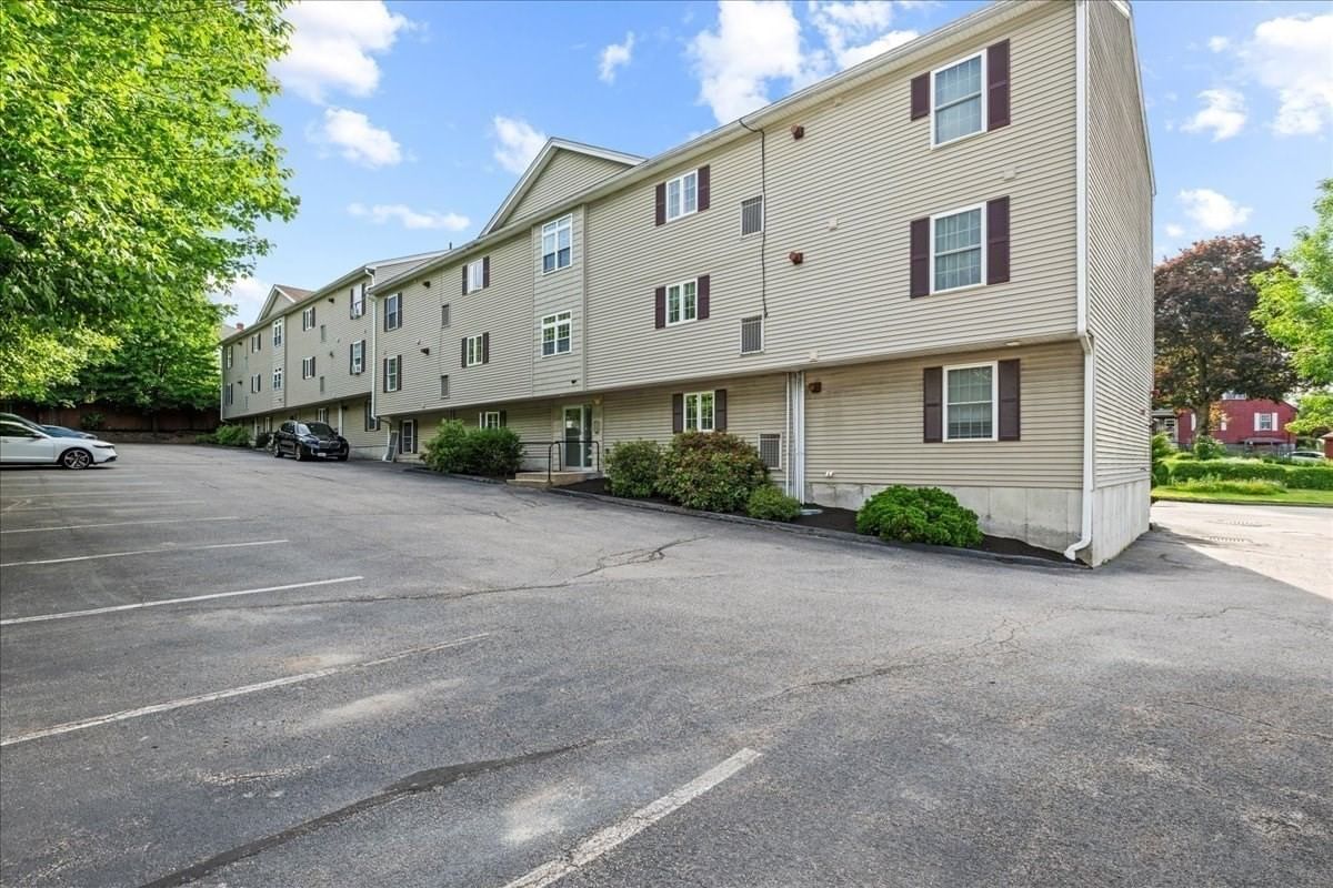 1 Hatfield St #5 Worcester — Photo 14 of 17