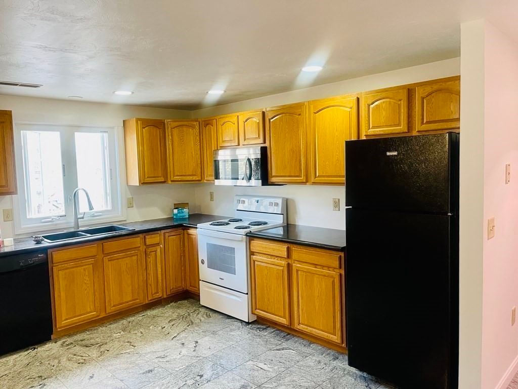 1 Hatfield St #5 Worcester — Photo 4 of 17