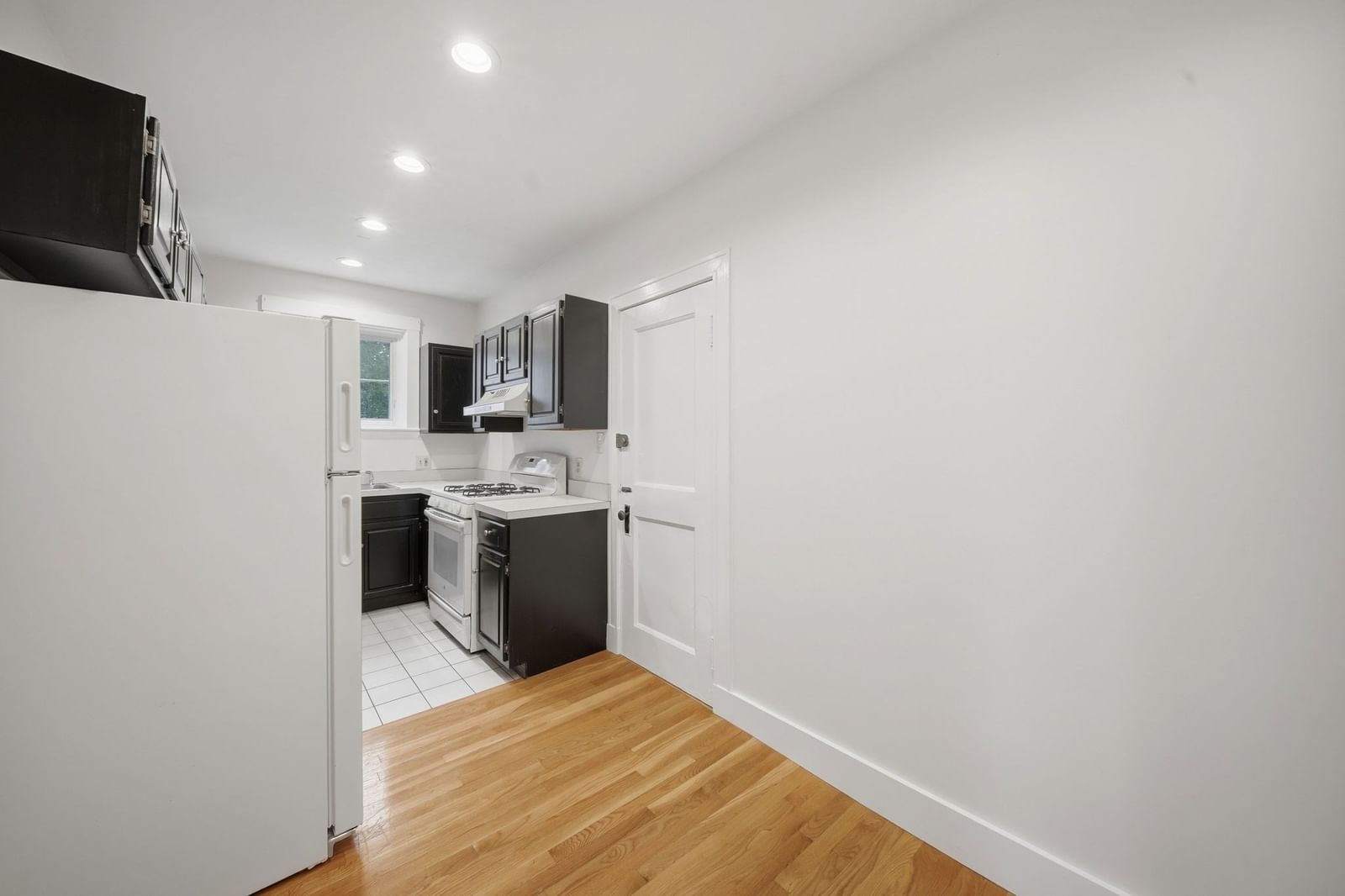 520 High St #13B Medford — Photo 15 of 28