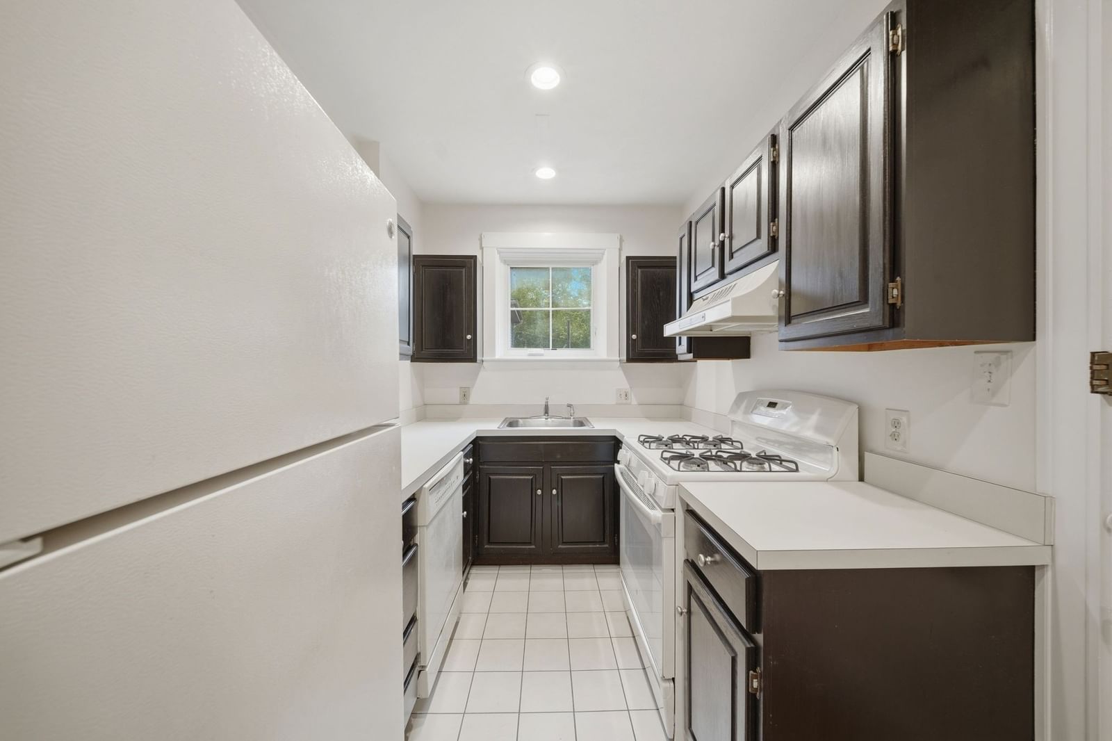 520 High St #13B Medford — Photo 18 of 28
