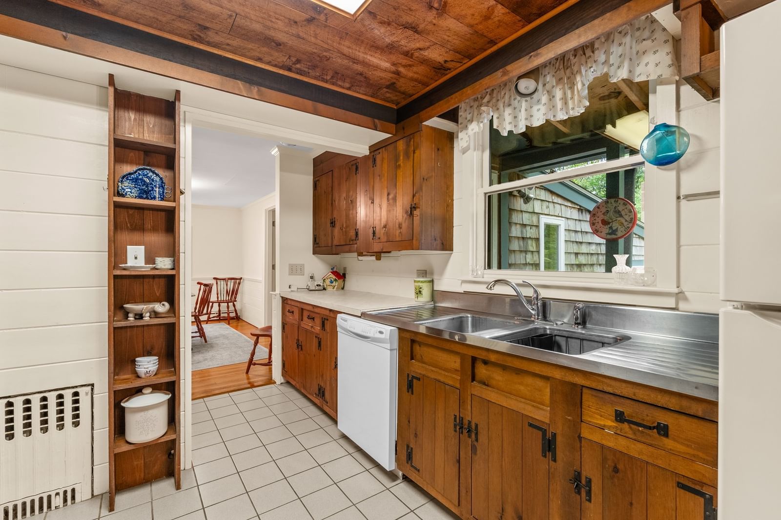 428 Highland St Marshfield — Photo 12 of 40