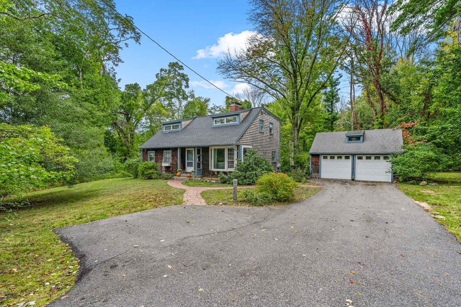 428 Highland St Marshfield — Photo 3 of 40