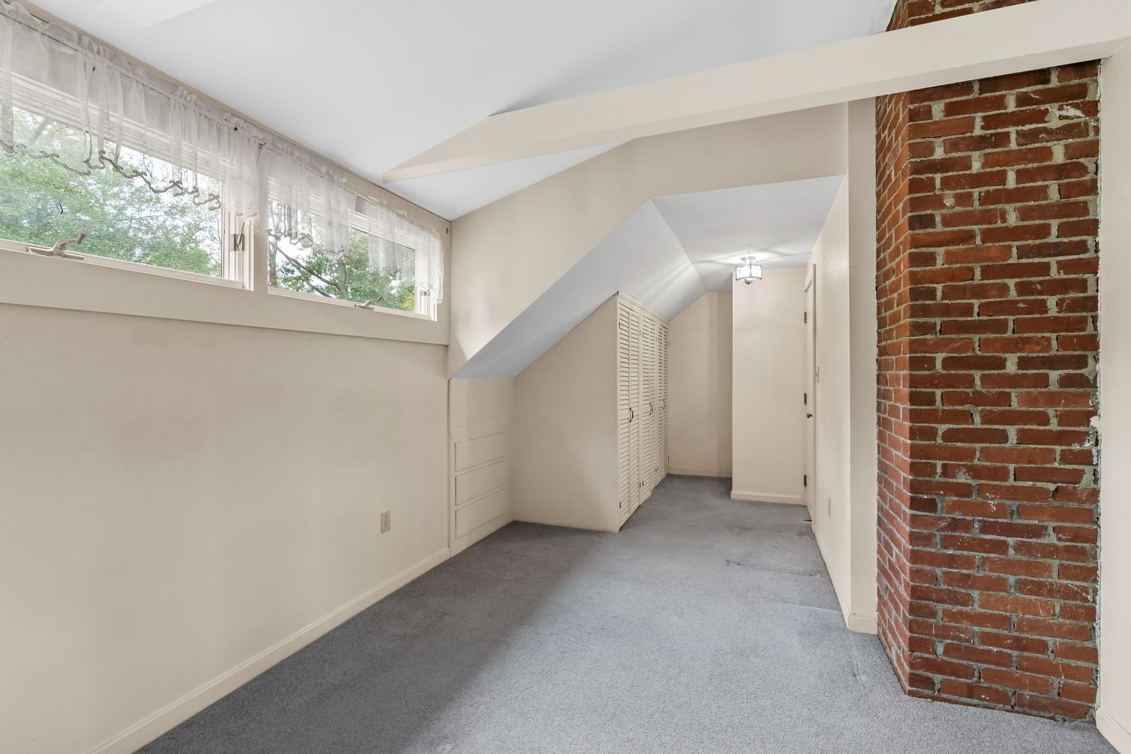 428 Highland St Marshfield — Photo 32 of 40