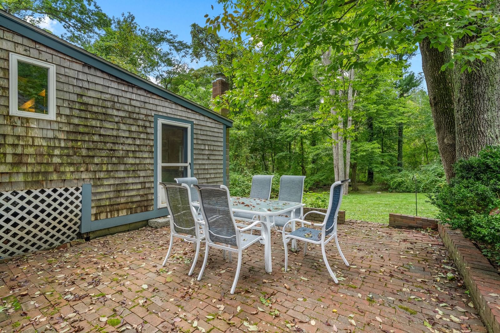 428 Highland St Marshfield — Photo 33 of 40