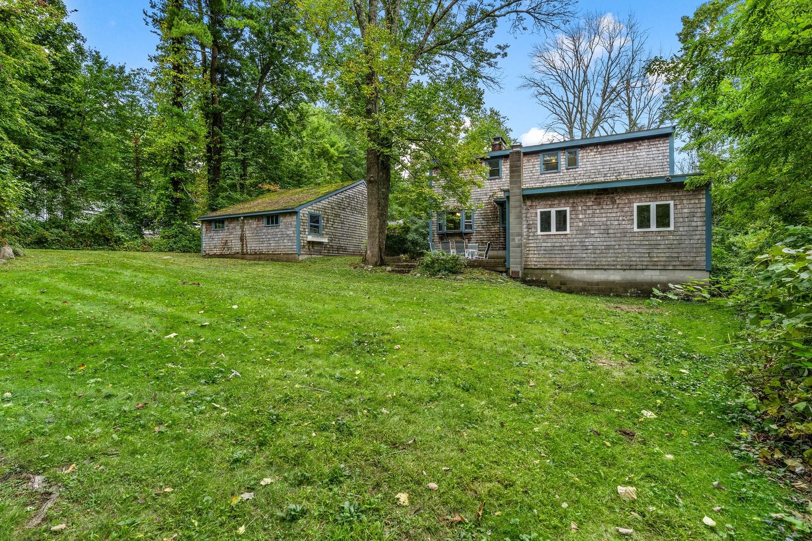428 Highland St Marshfield — Photo 37 of 40