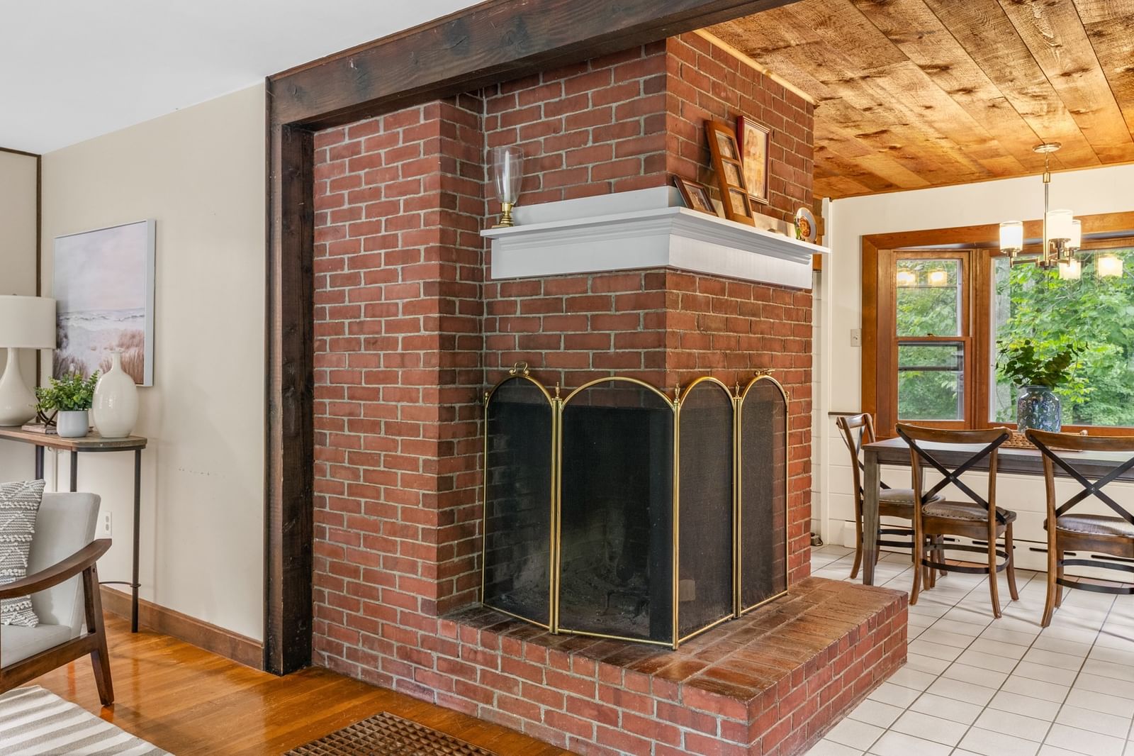 428 Highland St Marshfield — Photo 7 of 40