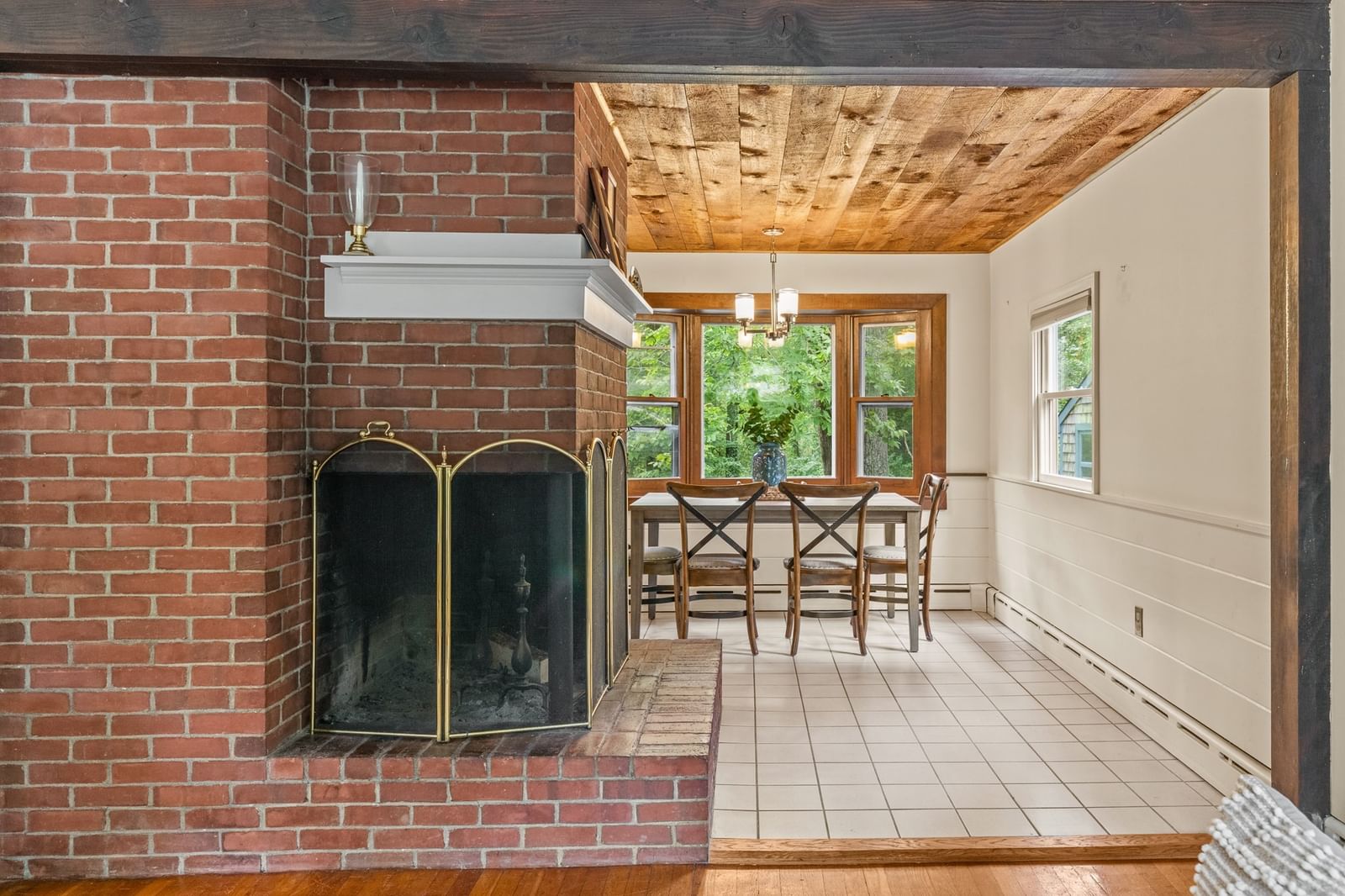 428 Highland St Marshfield — Photo 8 of 40