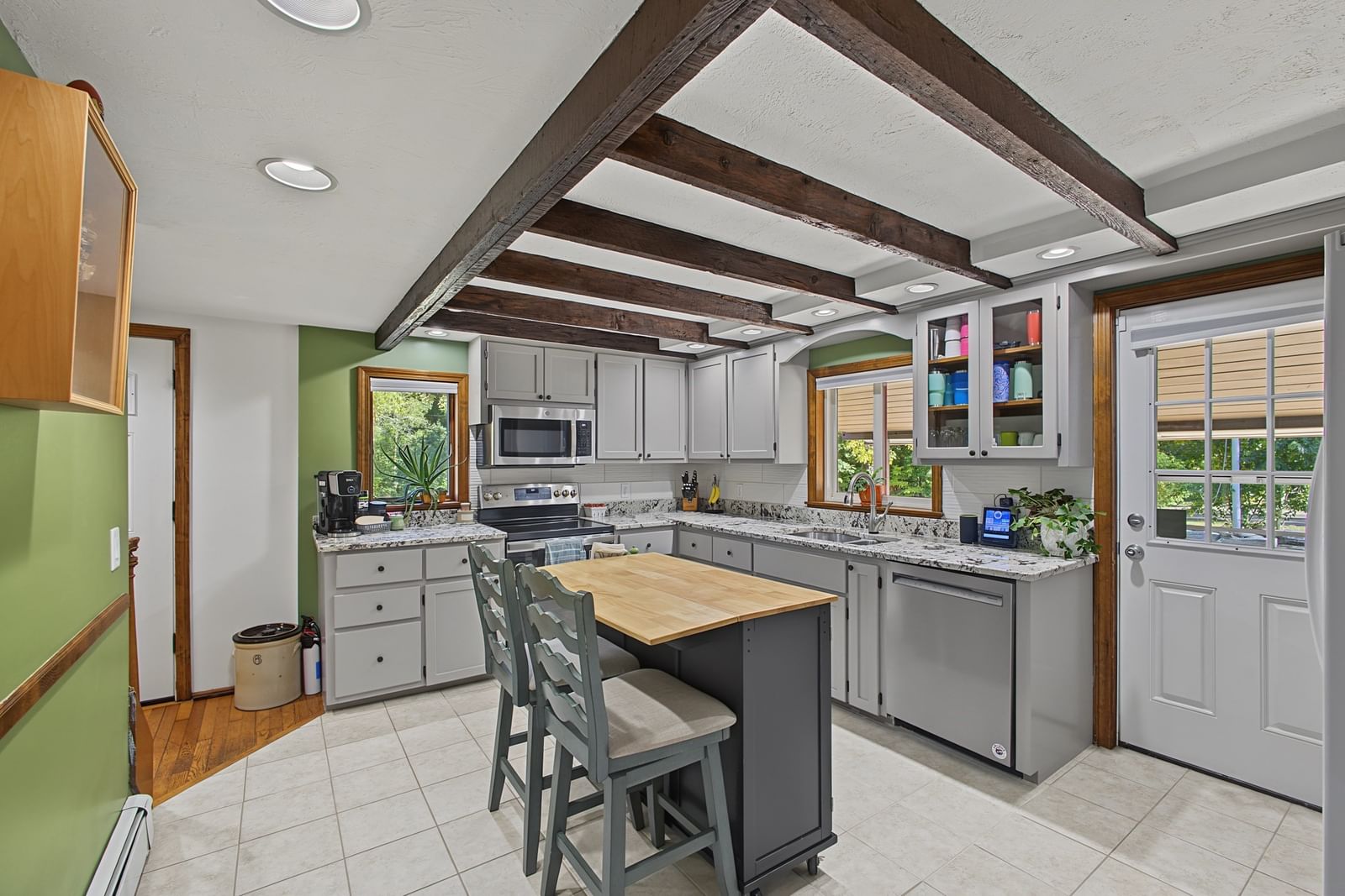 306 Thompson Rd, Webster, MA 01570 photo 2