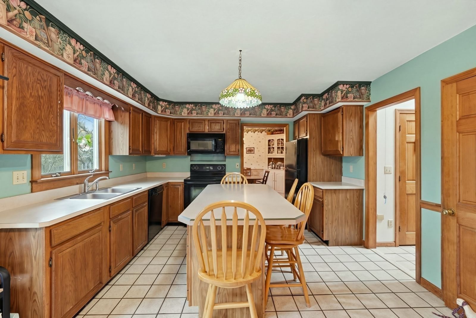 235 Pierce Rd West Brookfield — Photo 4 of 38