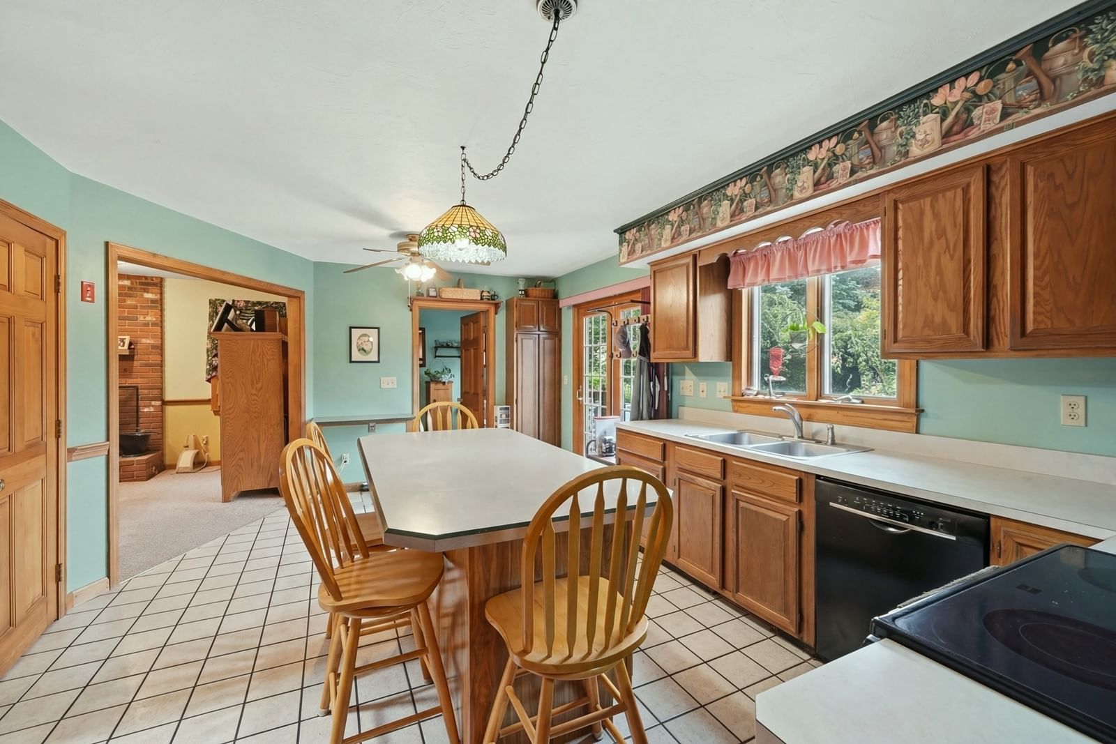 235 Pierce Rd West Brookfield — Photo 7 of 38