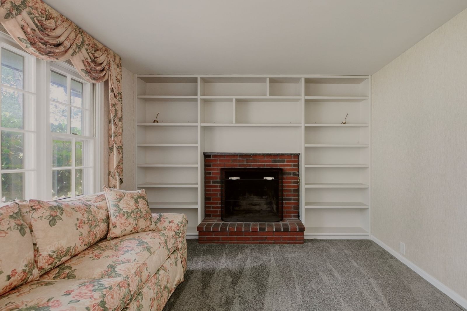 66 Eleanor St Dartmouth — Photo 16 of 37