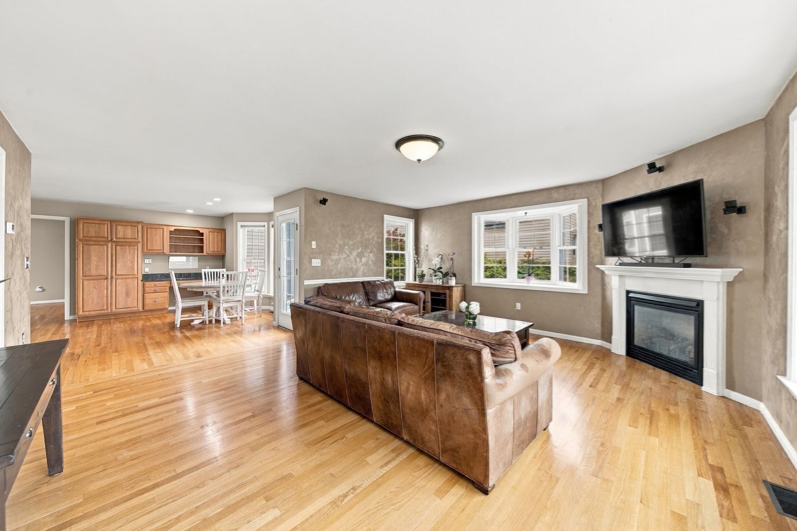 80 Grove St Hopkinton — Photo 10 of 42