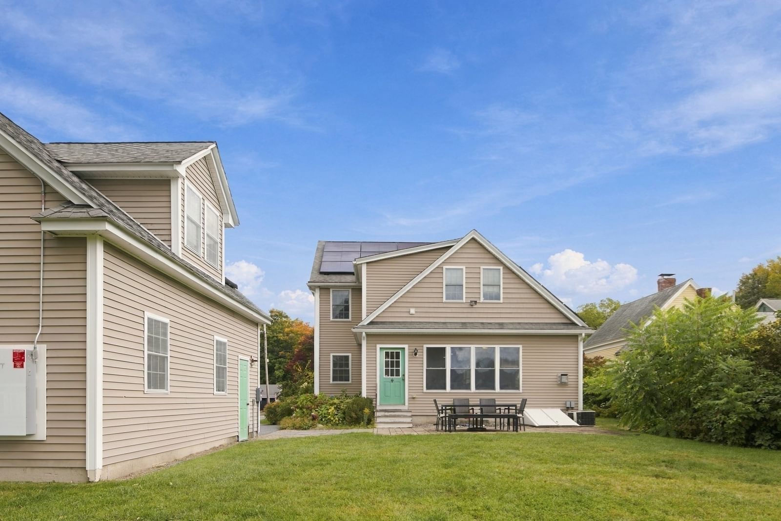 80 Grove St Hopkinton — Photo 4 of 42