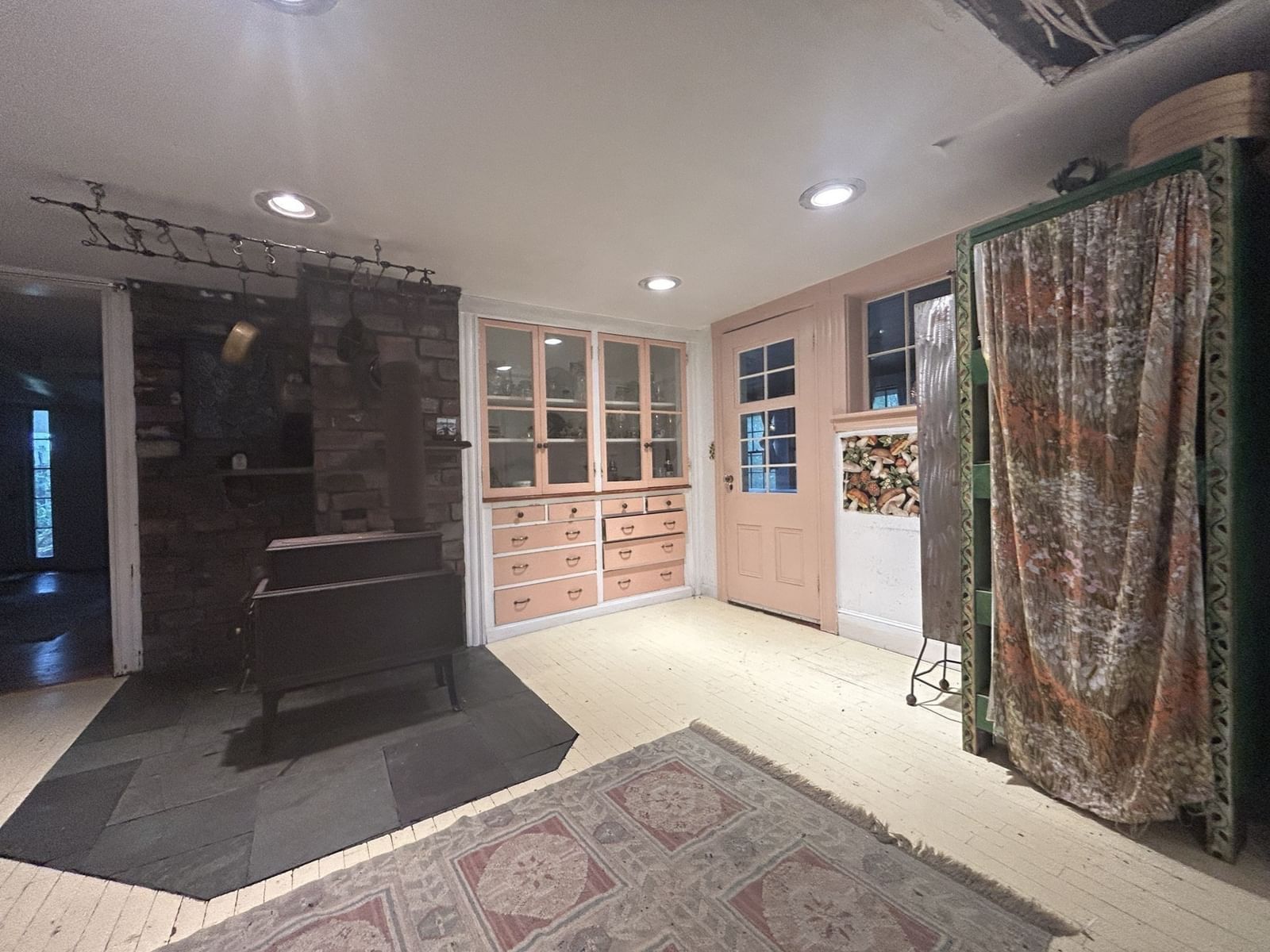 5 Roberts Ct Gloucester — Photo 20 of 42