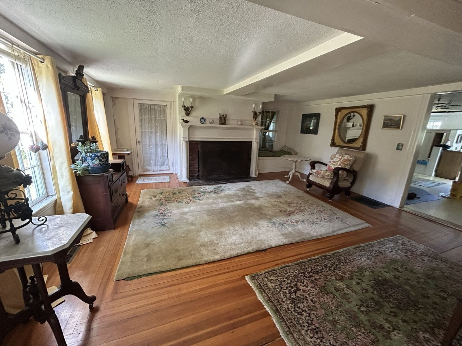 5 Roberts Ct Gloucester — Photo 8 of 42